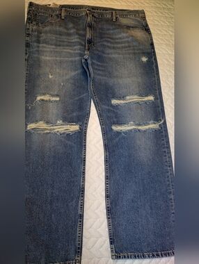 Levi's Men's Blue Denim Jeans - Classic Straight Fit